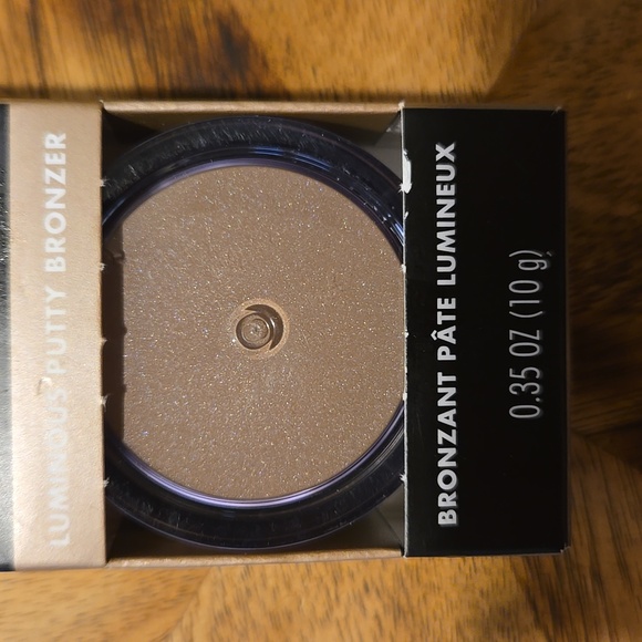 e.l.f. Bronzers Set of 3 in Different Shades - Picture 3 of 6